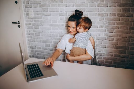Canadian family financial planning resources and budgeting tools for expense tracking