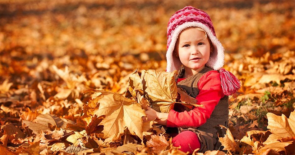 Fall outdoor activities for families in Canada including pumpkin patches and apple picking