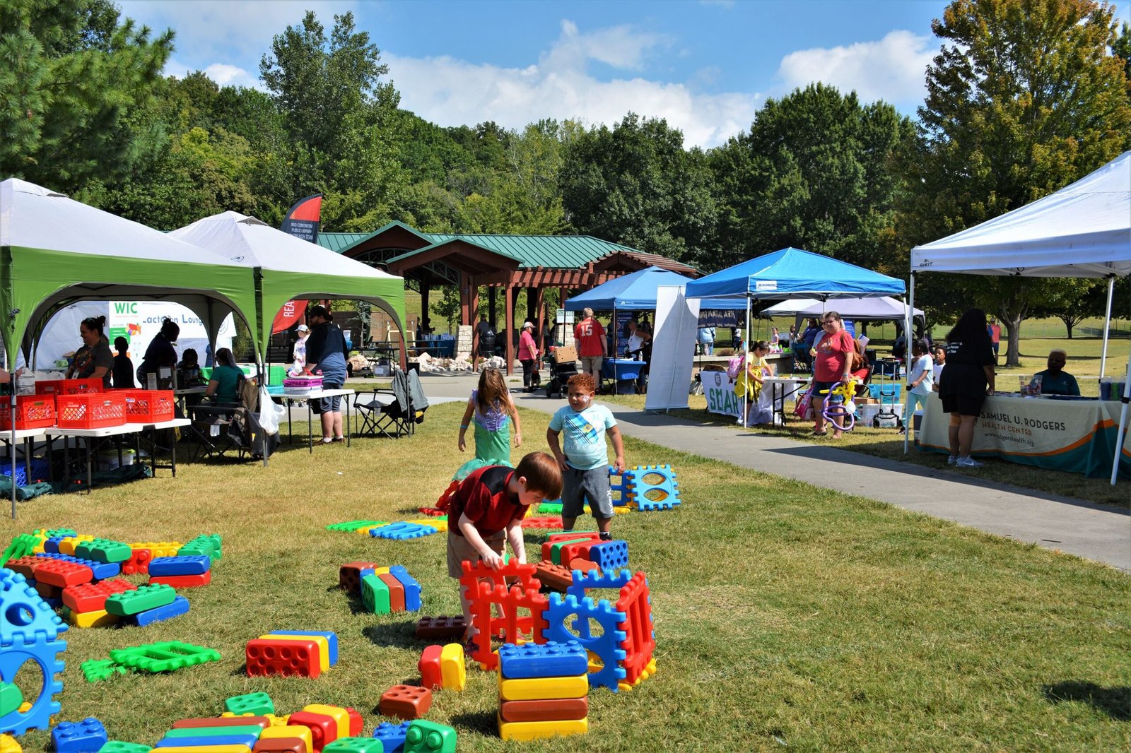 Families enjoying free community event for babies and toddlers in Canada